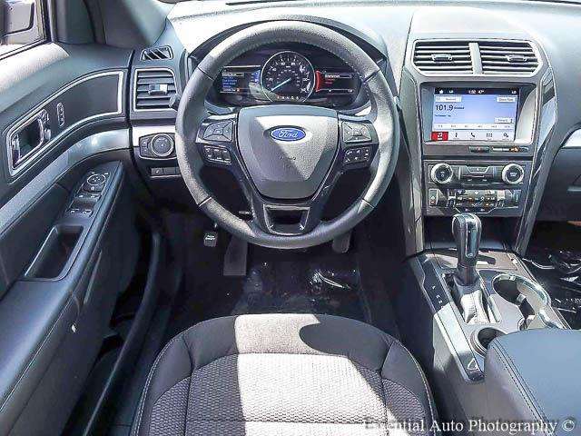 Ford Explorer 2017 photo 12